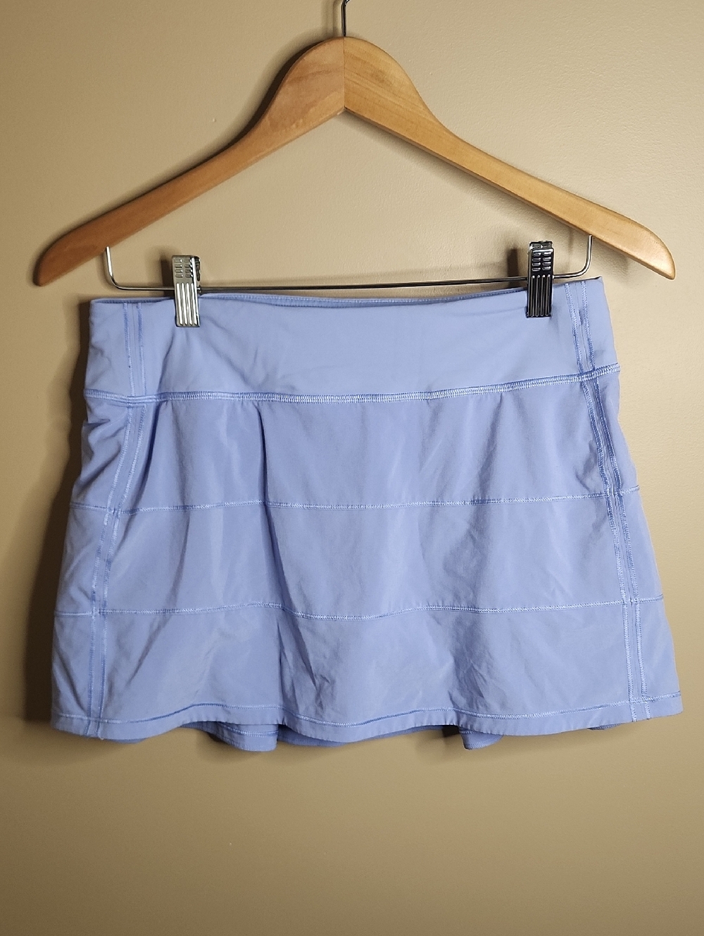 lululemon Skort in Lilac. Size 6